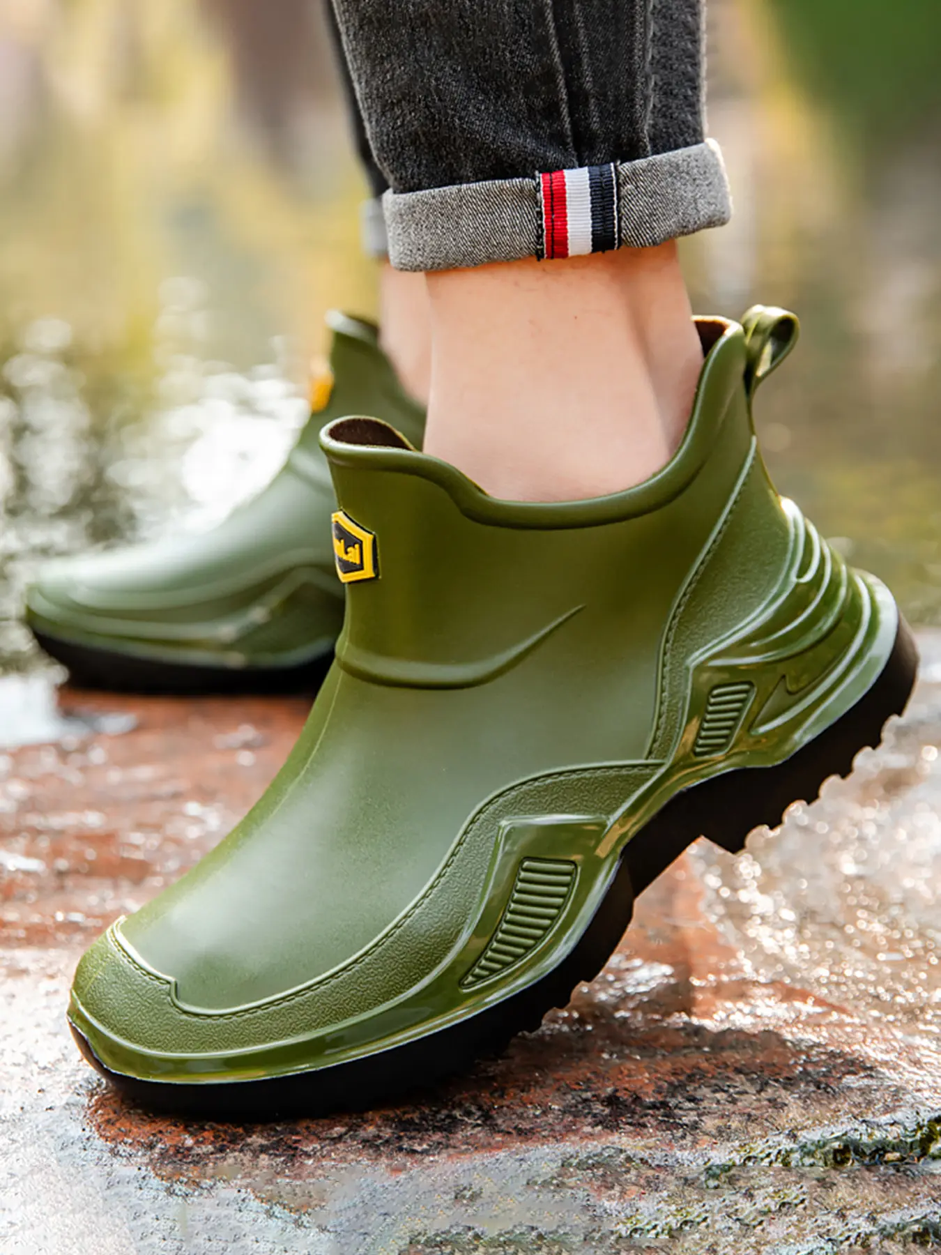 Unisex Fashionable Rain Boots, Garden Boots, Anti-Slip Comfortable PVC Water Shoes, Outdoor Lightweight Short Boot for Fishing and Work, Waterproof Outdoor Footwear, Weatherproof Footwear