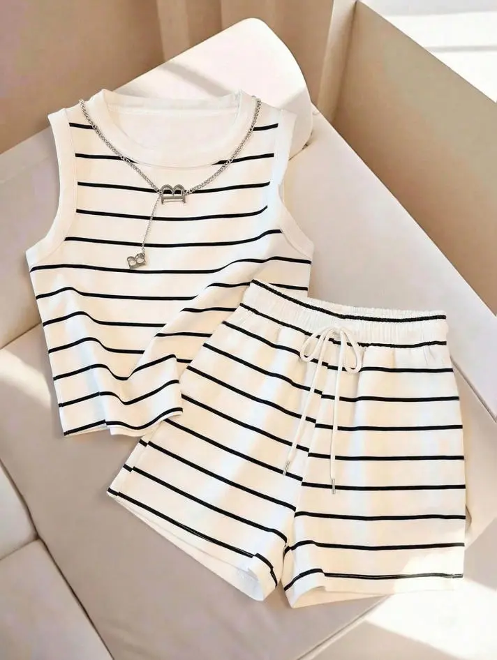 Women’s sleeveless striped tank top and shorts set, relaxed sporty style, loose casual fit, suitable for home, office, outdoor walks, picnics, and everyday commuting; two-piece set