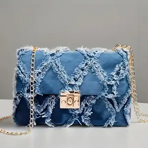 Fashionable White Diamond Quilted Shoulder Bag with Golden Accents, Featuring a Detachable Strap And Various Carrying Options for Casual Wear. A Versatile Modern Accessory with a Textured End, Elegant Bags, Embellished Shoulder Bag,summervibes