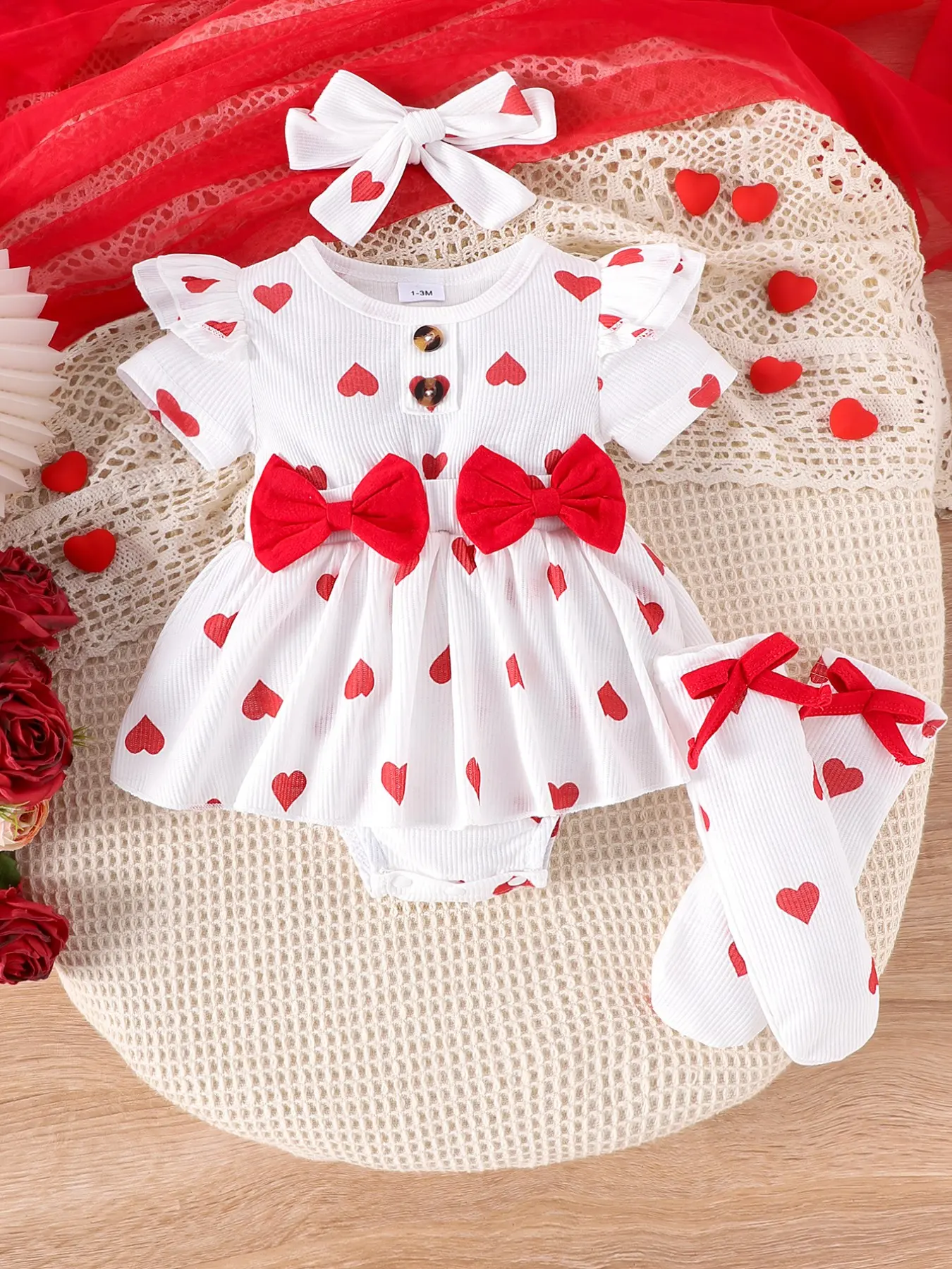 Baby girl romper set: short sleeve heart print romper + bow headband + matching socks. Soft ribbed fabric, perfect for summer & Valentine's! #BabyFashion #BabyOOTD #SummerBaby Baby Girl Clothes