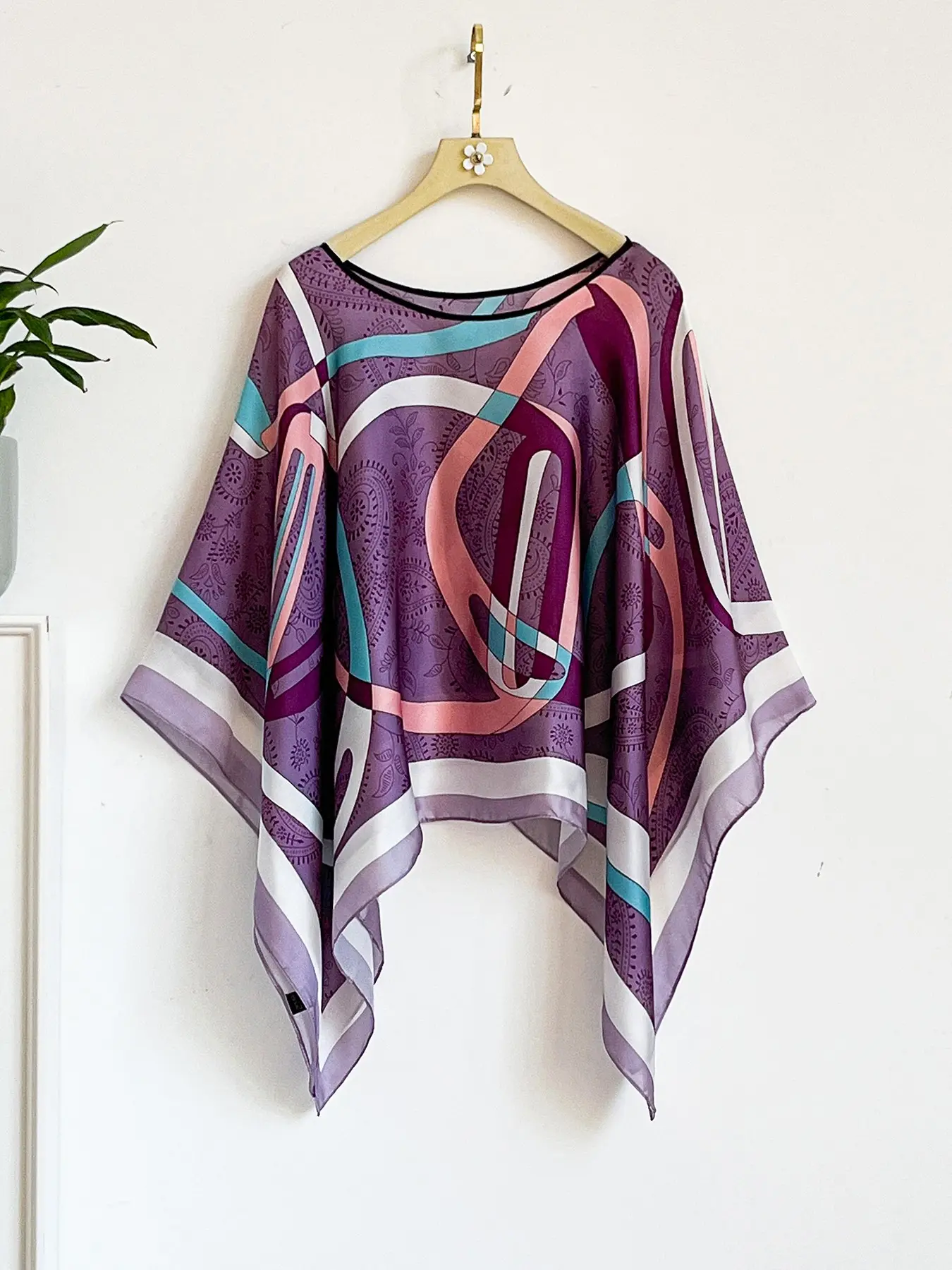 French Luxury Chain Print Silk Feel Boho Style Shawl, Windproof Sandproof Soft Scarf Wrap, Fashionable Versatile Design for Stylish Silk Scarves