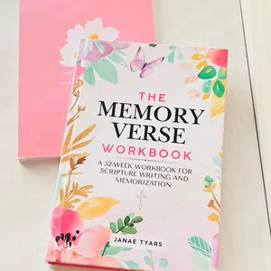 The Memory Verse Workbook: A 52-Week Workbook for Scripture Writing and Memorization by Janae Tyars