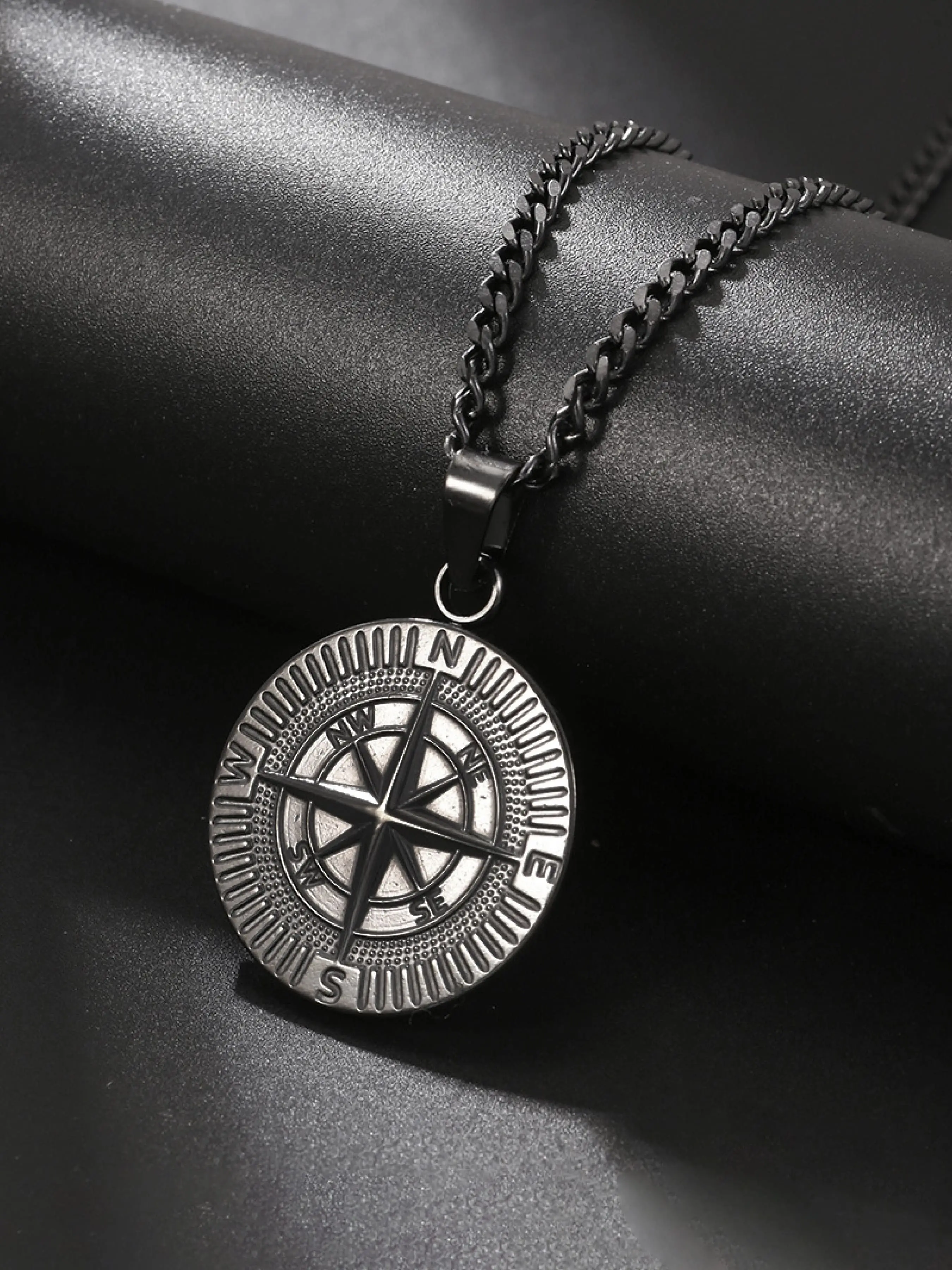 Men's Vintage Compass Design Pendant Fashion Necklace, Stainless Steel Jewelry for Party, Daily Clothing Decor, Trendy All-match & Exquisite Jewelry for Birthday Gift, Jewelry Accessory