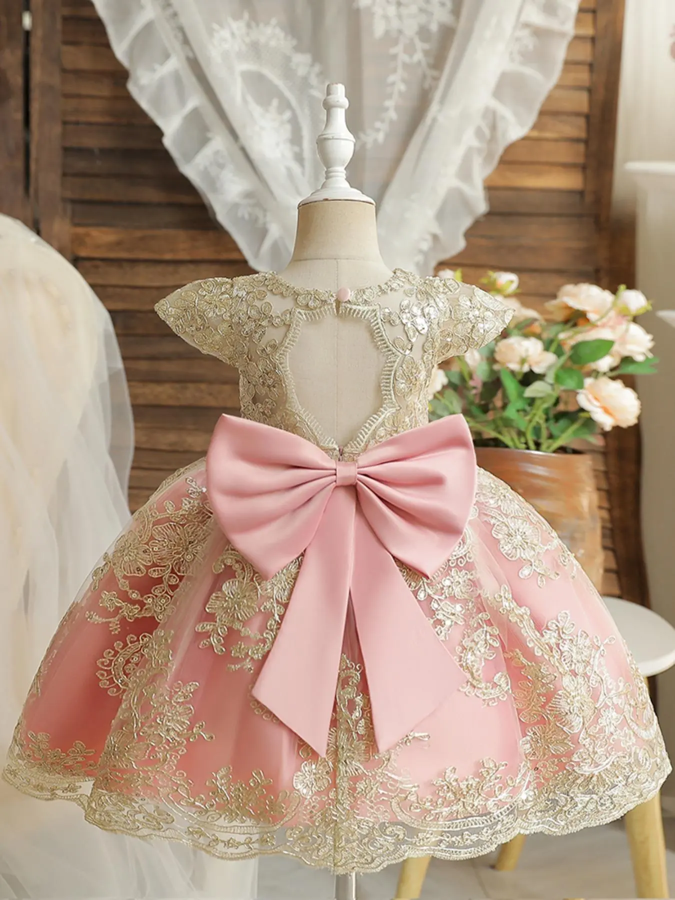 Girl's Embroidery Contrast Lace Bow Back Fit and Flare Dress, Puff Sleeve Big Bow Decor Contrast Mesh Dress for Party Performance Wedding Guest, Kids Clothes for All Seasons, Floral Dress, Birthday Dress, Toddler Wedding Guest Dress