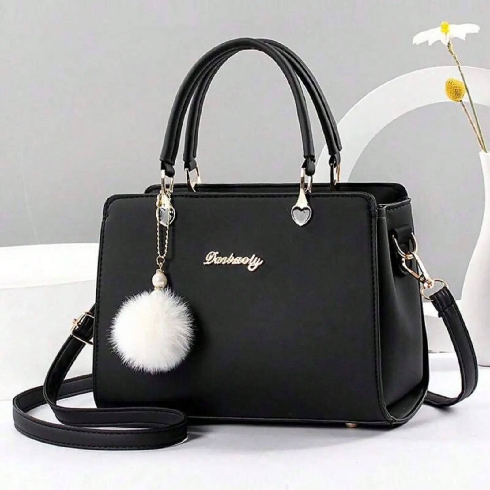 New Design Shoulder Handbag with Furry Ball Pendant, Casual Style, Mother Day Gifts, Mommy's Essentials, Work Bag, Everyday Purse for Going Out, Business, Crossbody Bags for Women