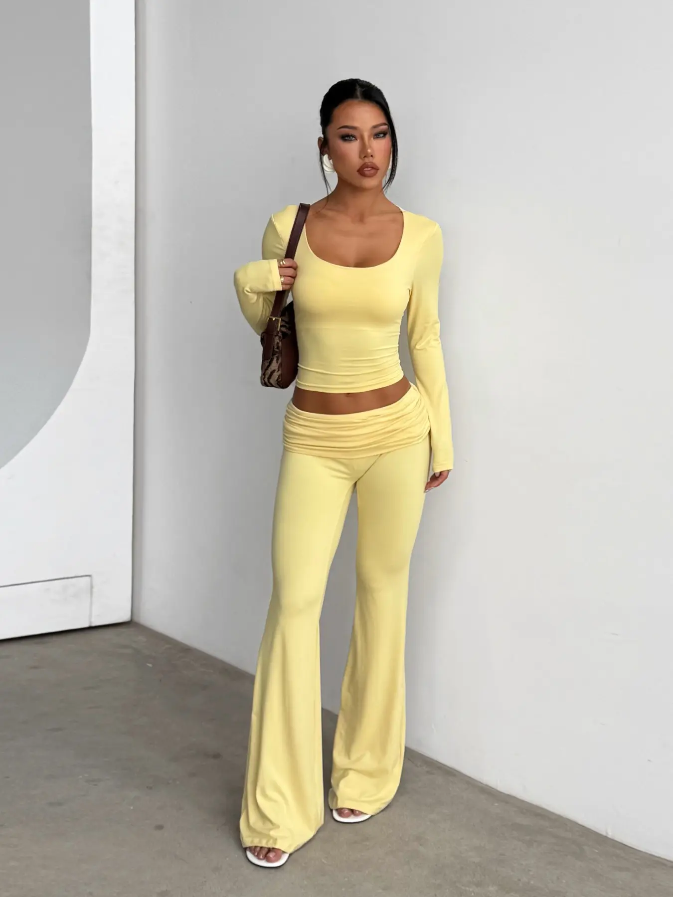 Women's Plain Two-Piece Set, Comfortable Round Neck Long Sleeve Top and Pants, Micro-Permeable High Elasticity, All Seasons Casual Wear