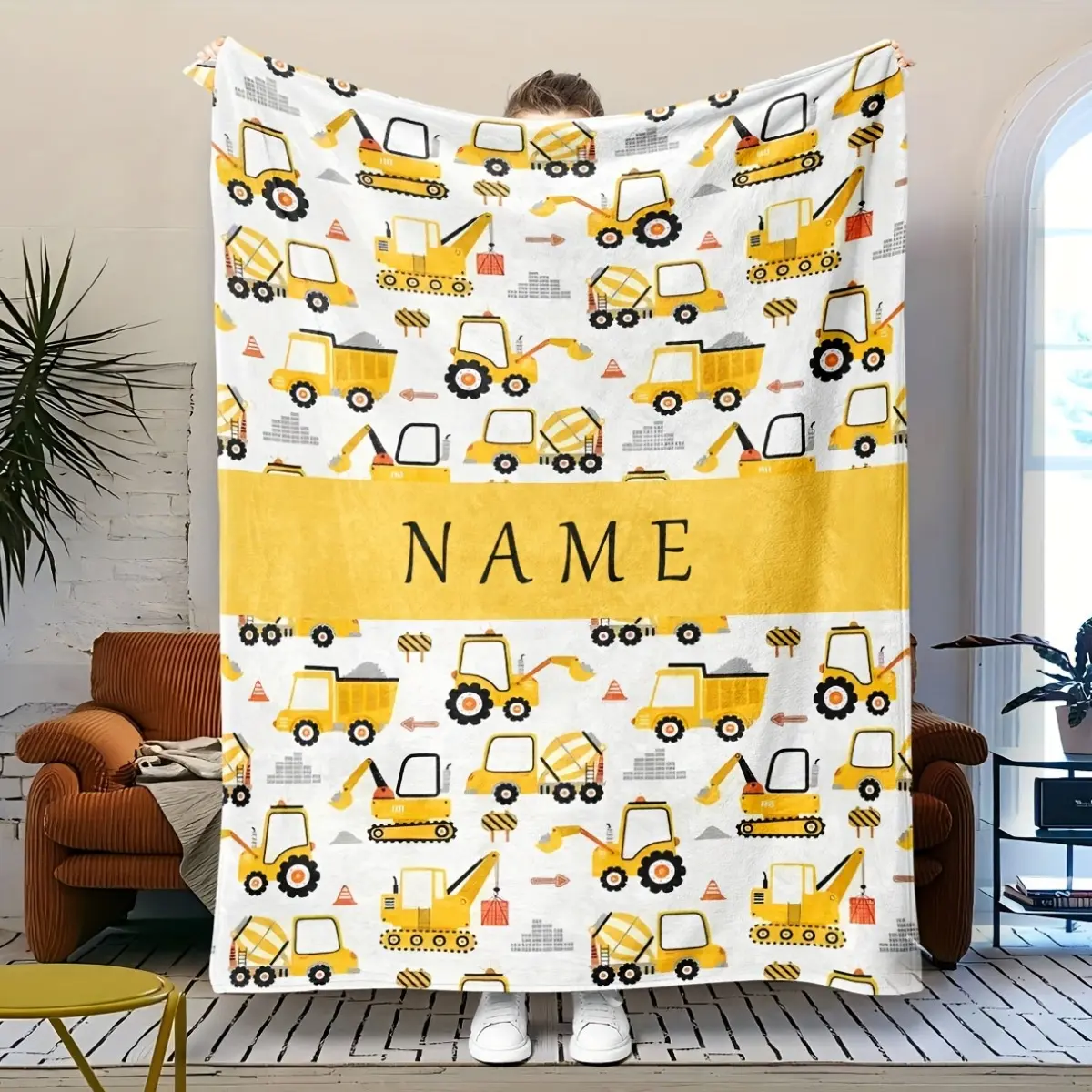 1pc Personalized Name Small Truck Group Pattern Flannel Blanket, Custom Name Blanket. Contemporary Style Decor, Warm And Comfortable Flannel Throw, for Camping, Pets, Room Decoration, Etc. Small Size Car Use. All-Season Gift Blanket