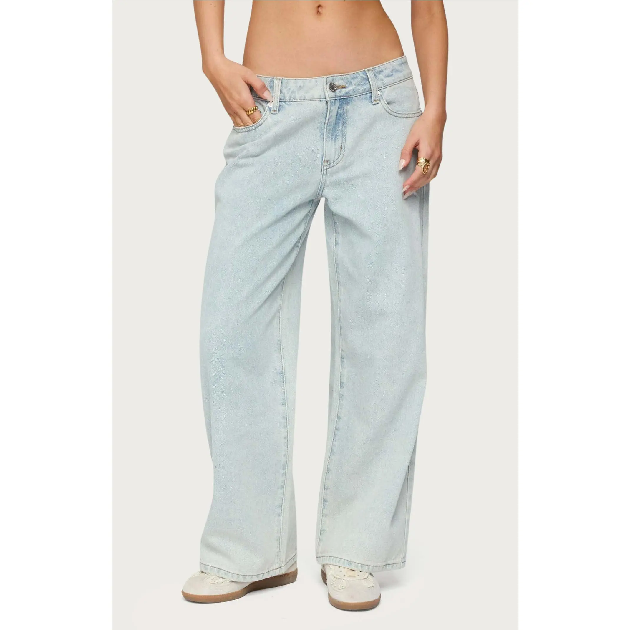 Edikted Women's Petite Bow Pocket Relaxed Jeans