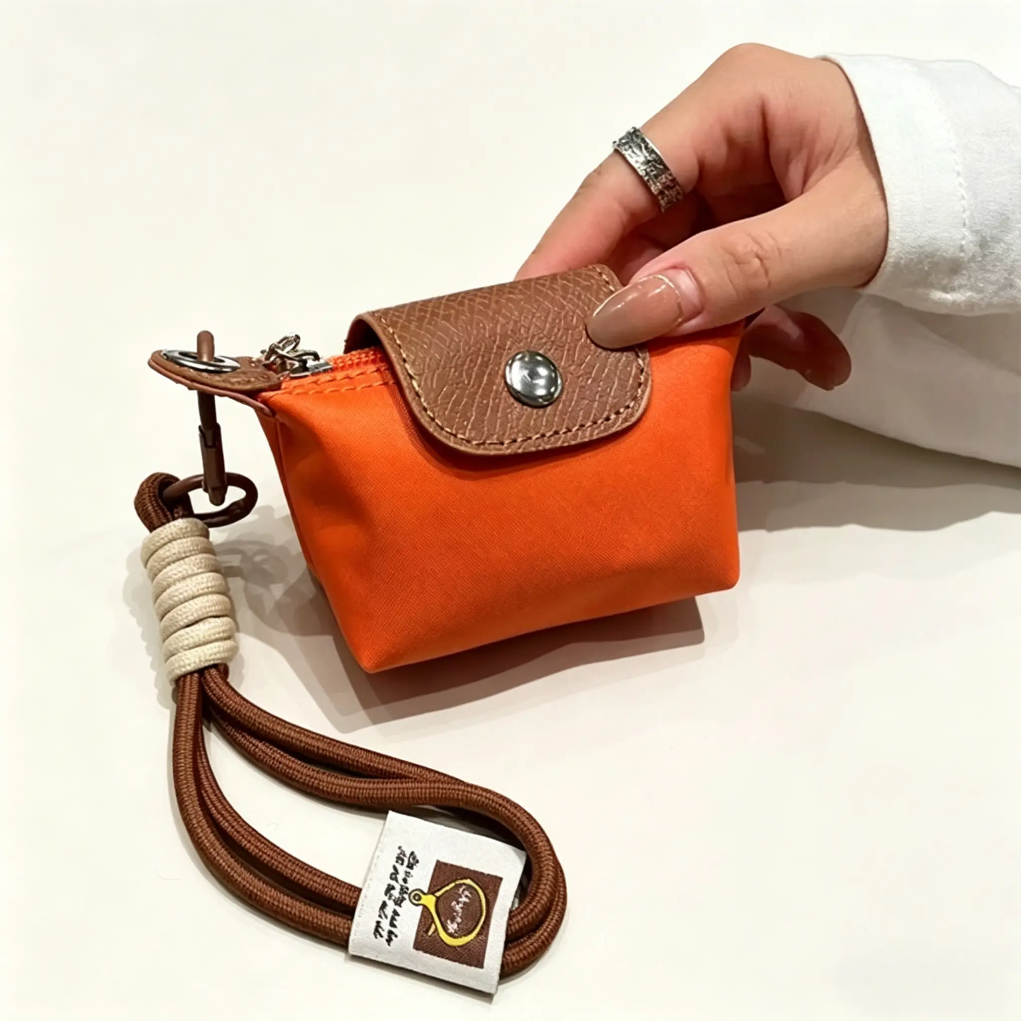 Women's Elegant Floral Wristlet Purse, Trendy Minimalist Leather Pouch with Detachable Strap, Keychain Bag Charm, Trendy Minimalist Purse, Cute Women's Clutches & Wristlets