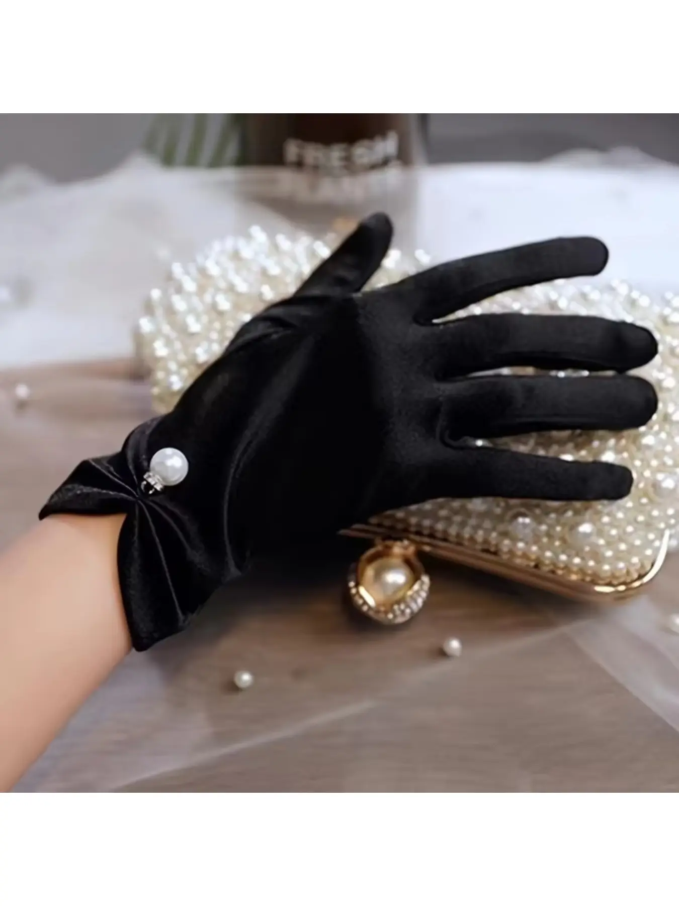 Simple summer sun protection Textured gloves; sheer short satin wedding dress; pearl bridal gloves With Gloves