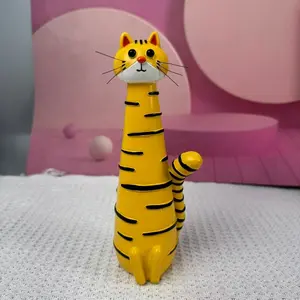 Funny Resin Cat Vase Tabletop Decoration, Humorous Desk Ornament, Unique Home Decor Accessory, Perfect Gift Idea