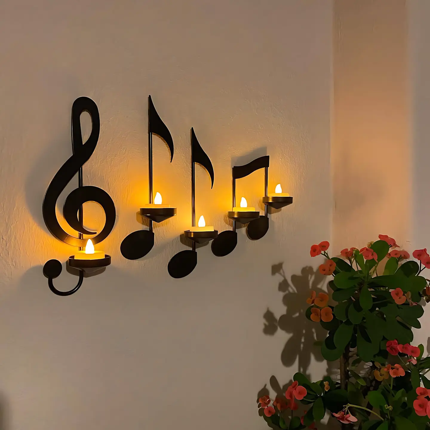 4 pcs European musical note candle holder, exquisite wall-mounted candle light dinner ironware candle holder for home and living room decoration, suitable for Christmas, Halloween, New Year, Thanksgiving, and daily decoration.