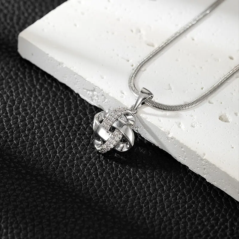 Women's Long Dainty Copper-Titanium Steel Petal & Sugar Cube Pendant Necklace - Hypoallergenic Female Costume Jewelry for Daily Wear, Party, Casual Daily Decor, Perfect Gift