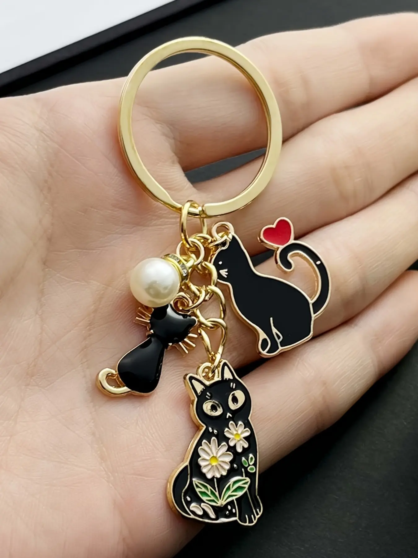 Chic Trendy Cute Black Enamel Punk Animal Pattern Cat Keychain Key Charms with Pearl Accents - Durable Zinc Alloy, Elegant Style for Car Keys, Backpacks & Wallets