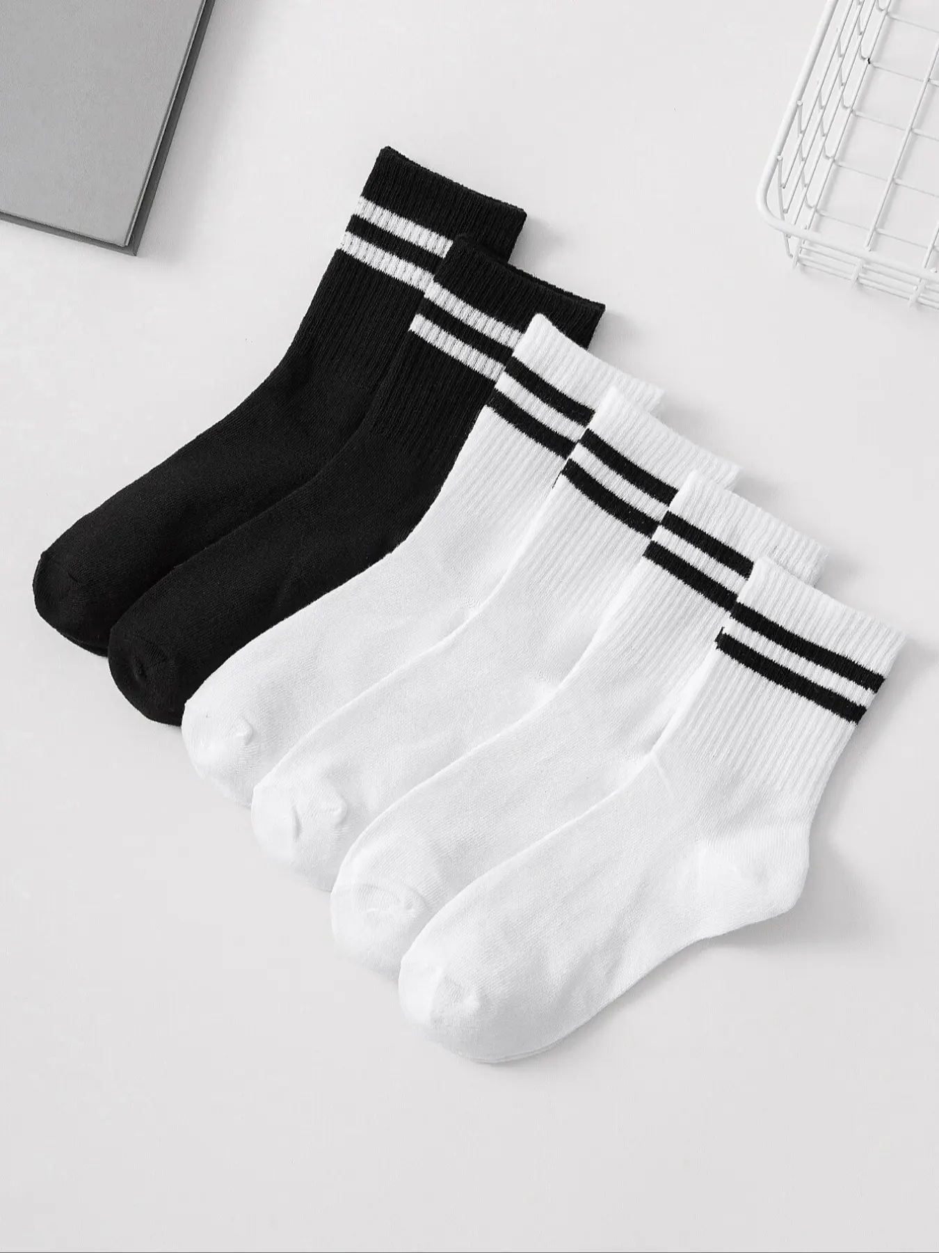 Women's 6 Pairs Sock Set Striped Print Knit Crew Socks, Multi-pack Casual Chic Soft Comfortable Breathable Mid-calf Socks For Daily Wear, Women's Socks & Hosiery