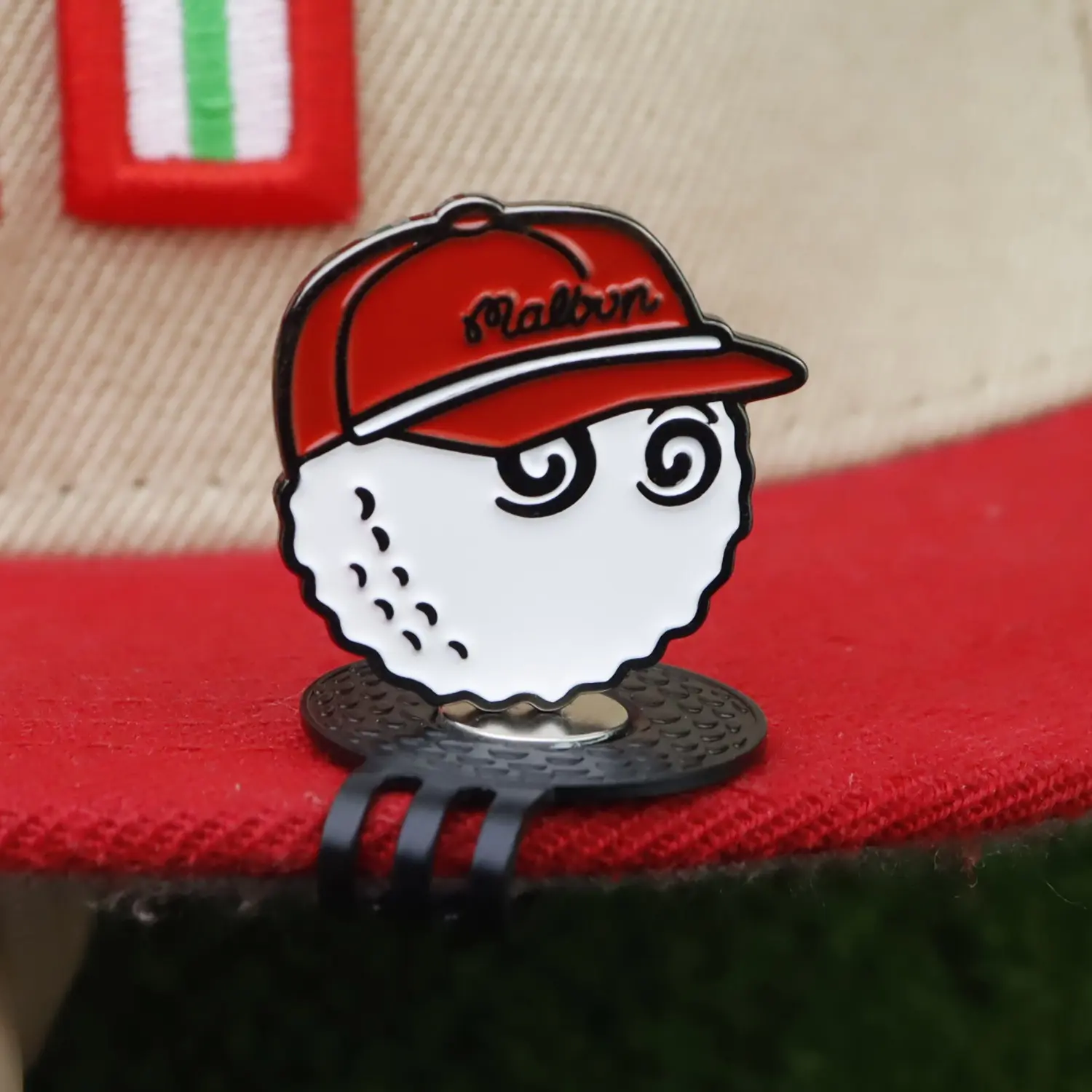 Golf Ball Marker & Hat Clip 2-In-1, Essential Golf Accessory for Golfers, Convenient Golf Gear for Courses, Practical Golf Gift, Golf Gadgets, Golf Equipment, Golf Supply