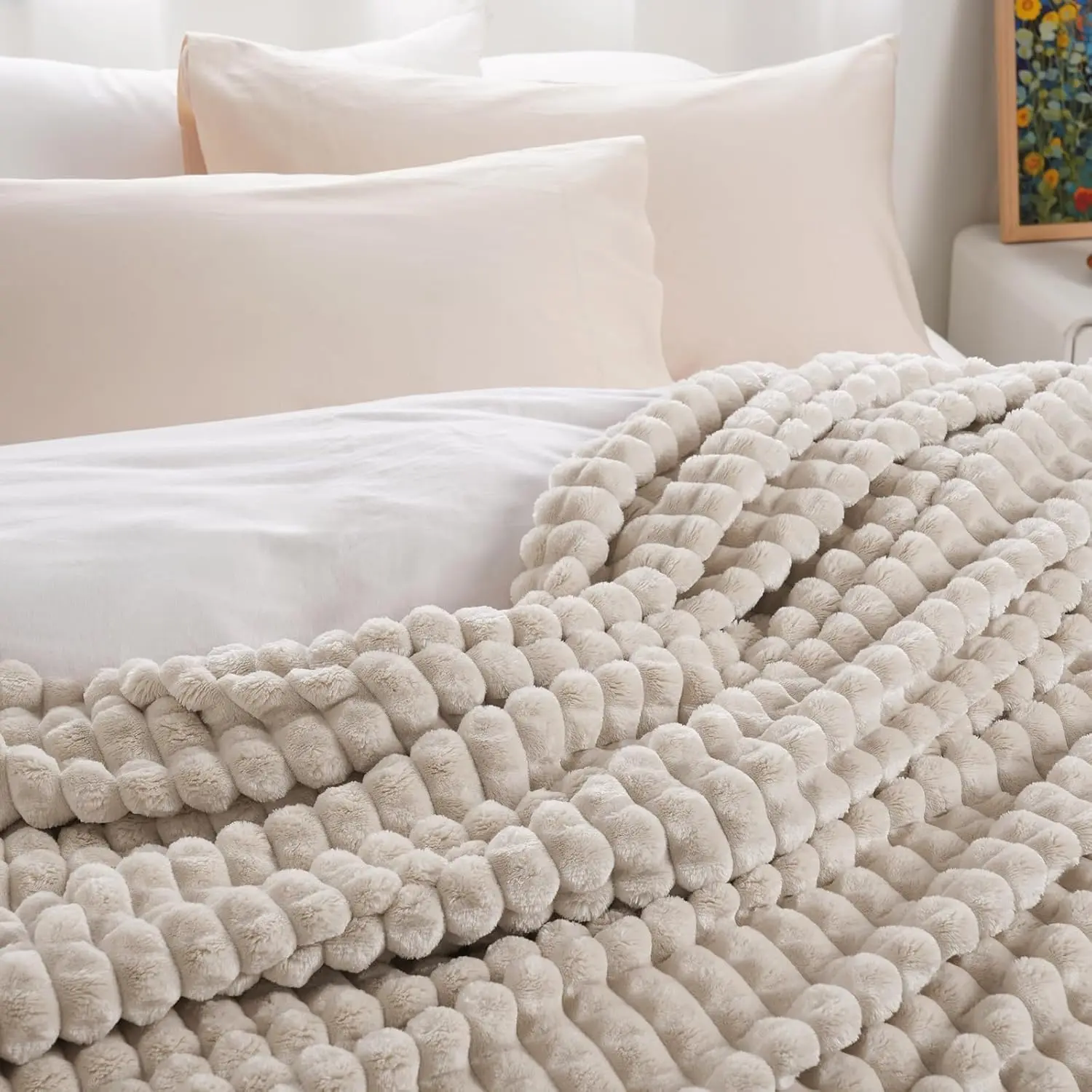 [Summer wins] PHF Luxury Soft Fleece Blanket, No Shed No Pilling, 380GSM Fluffy Cozy Blankets for Bed, Lightweight Bedding for Home Decor, Ideal Gift