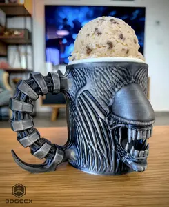 Alien Ice Cream Pint Holder – 3D Printed Xenomorph-Inspired Cozy | Sci-Fi Horror Cup | Left or Right Handle