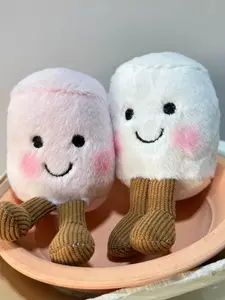 Cute marshmallow doll doll bag pendant keychain, suitable for daily wear, vacation and dating occasions, and also a surprising and exquisite small gift