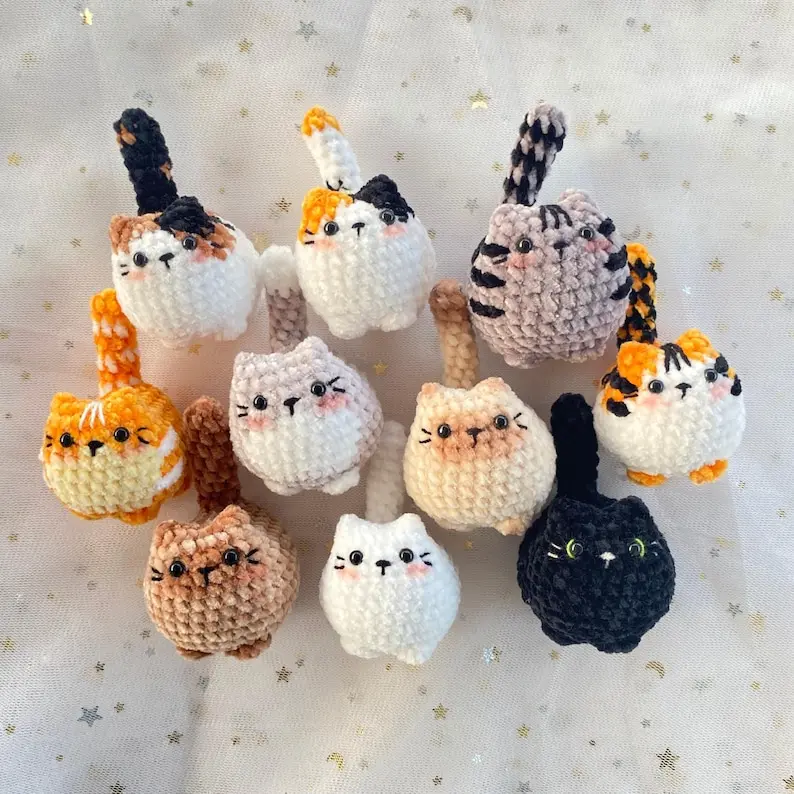Crochet Cute Cat Keychain, Handmade Mini Crochet Amigurumi Cat Keychain, Cute Keyring, Crochet Cat Stuffed Animal, Cute Gifts For Cat Lovers