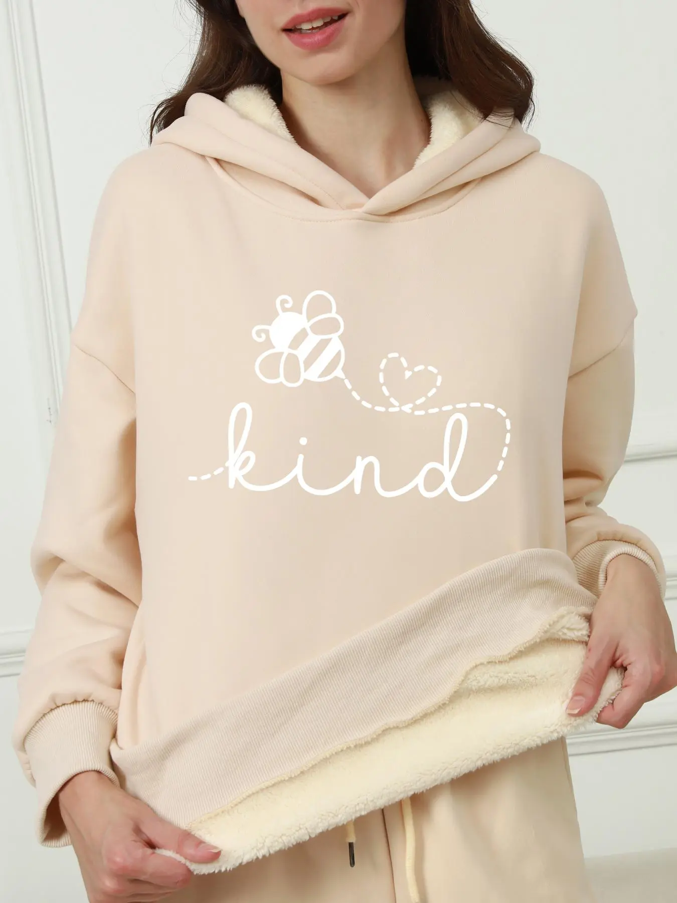 Women's Bee & Letter Print Drop Shoulder Hoodie, Fashion Casual Hooded Sweatshirt for Daily Holiday Outdoor Wear, Women Clothing for Fall & Winter