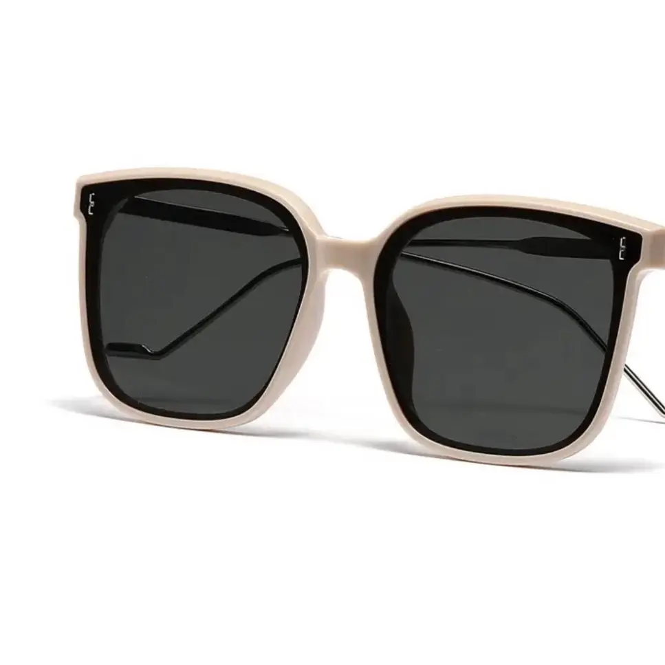 Women's Chic Large Oversized Retro Square Luxury Italian Design Sunglasses - Full Rim Polycarbonate Frame, UV-Protection Lens, Spring Glow-Up Fashion Accessory, Chic Women's Sunglasses, Large Women's Sunglasses