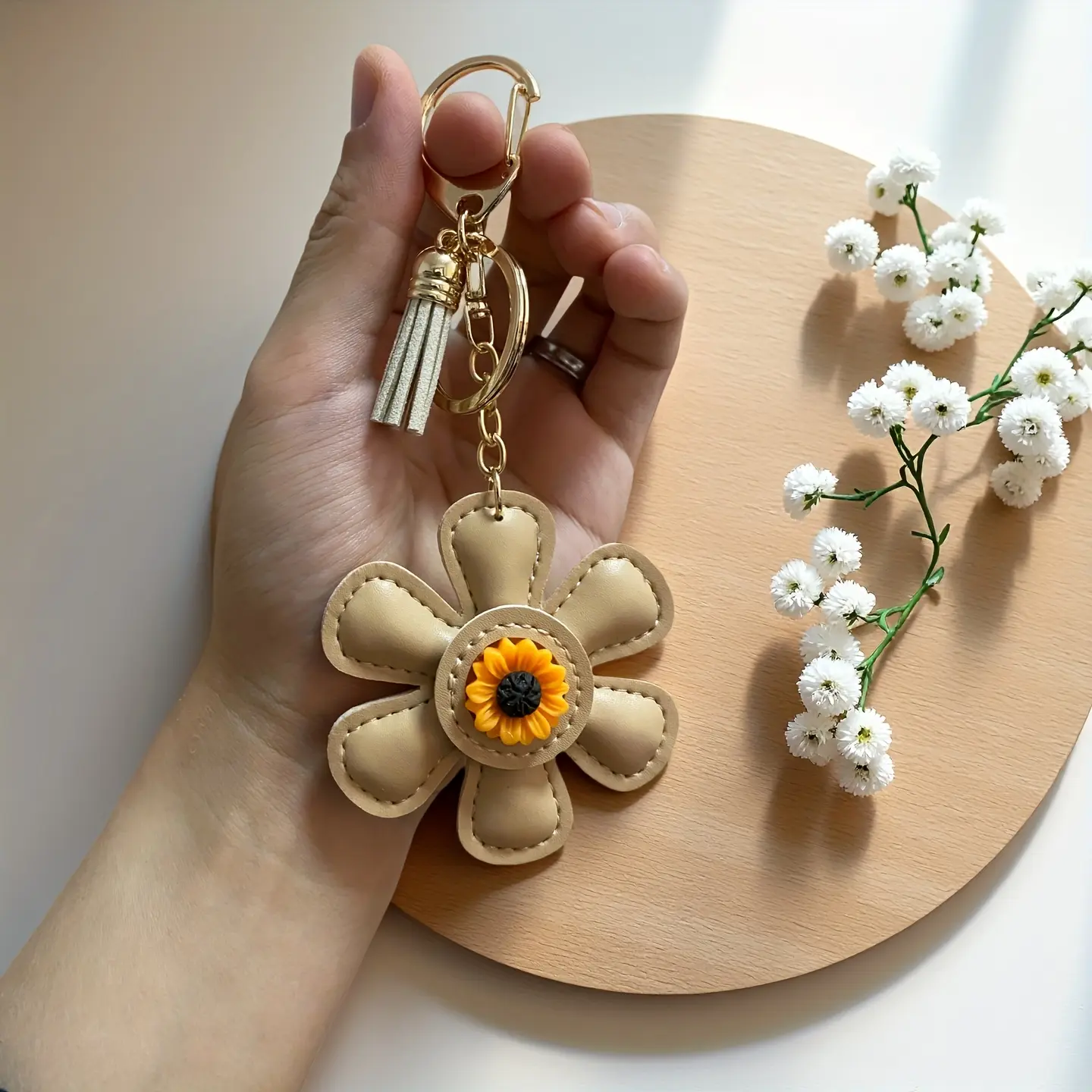 Cute Sunflower Keychain Set, 2-Piece PU Leather Bag Charm with Tassel Decor for Cute Car Keys and Purses, Flowers