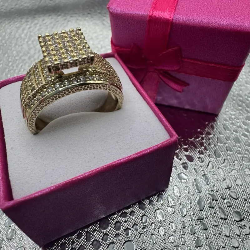 Princess style ring. High quality 14k laninado