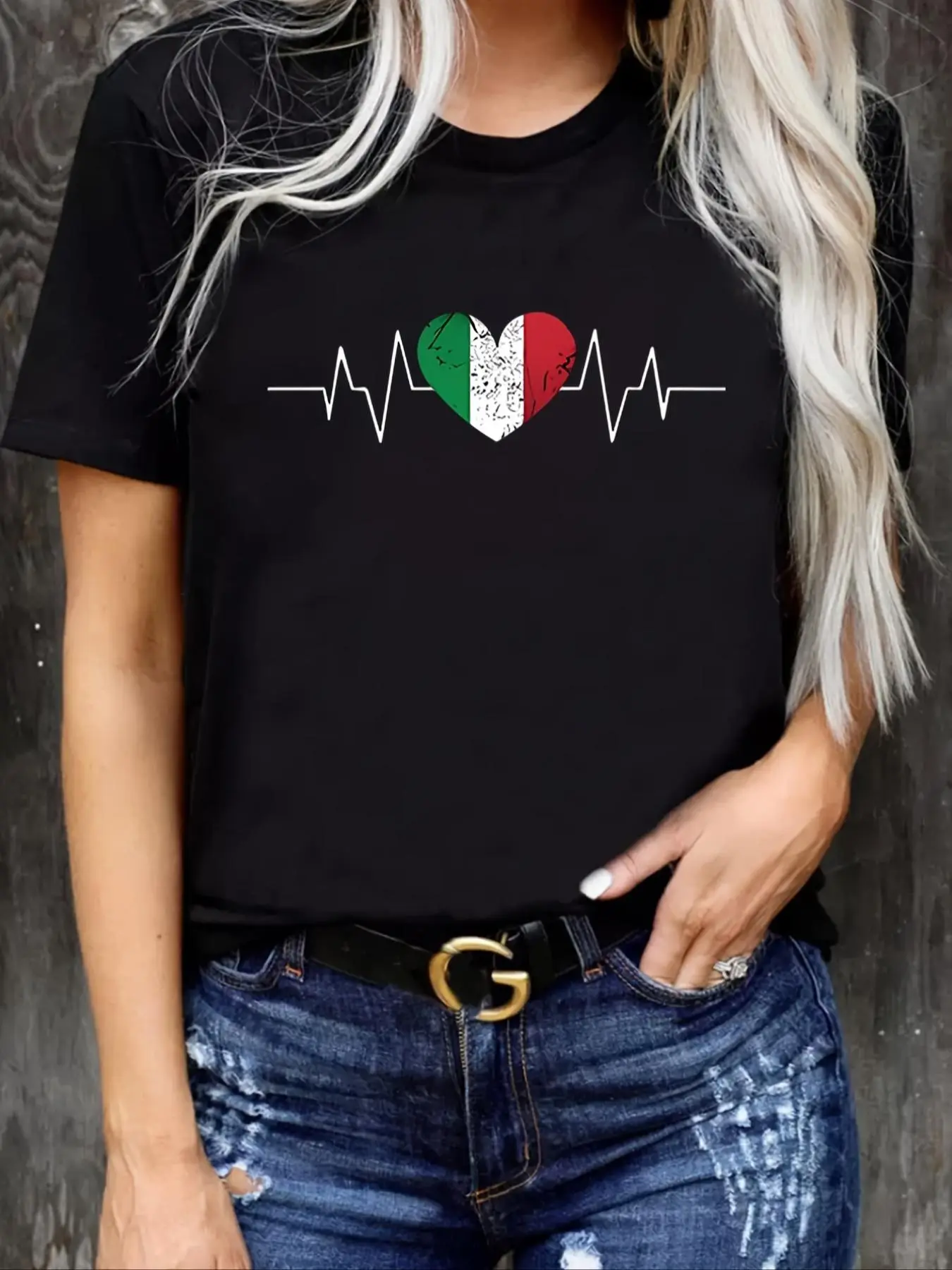 Women's Heart Graphic Print Crew Neck Tee, Fashion Casual Short Sleeve T-shirt for Daily Wear, Ladies Summer Clothes