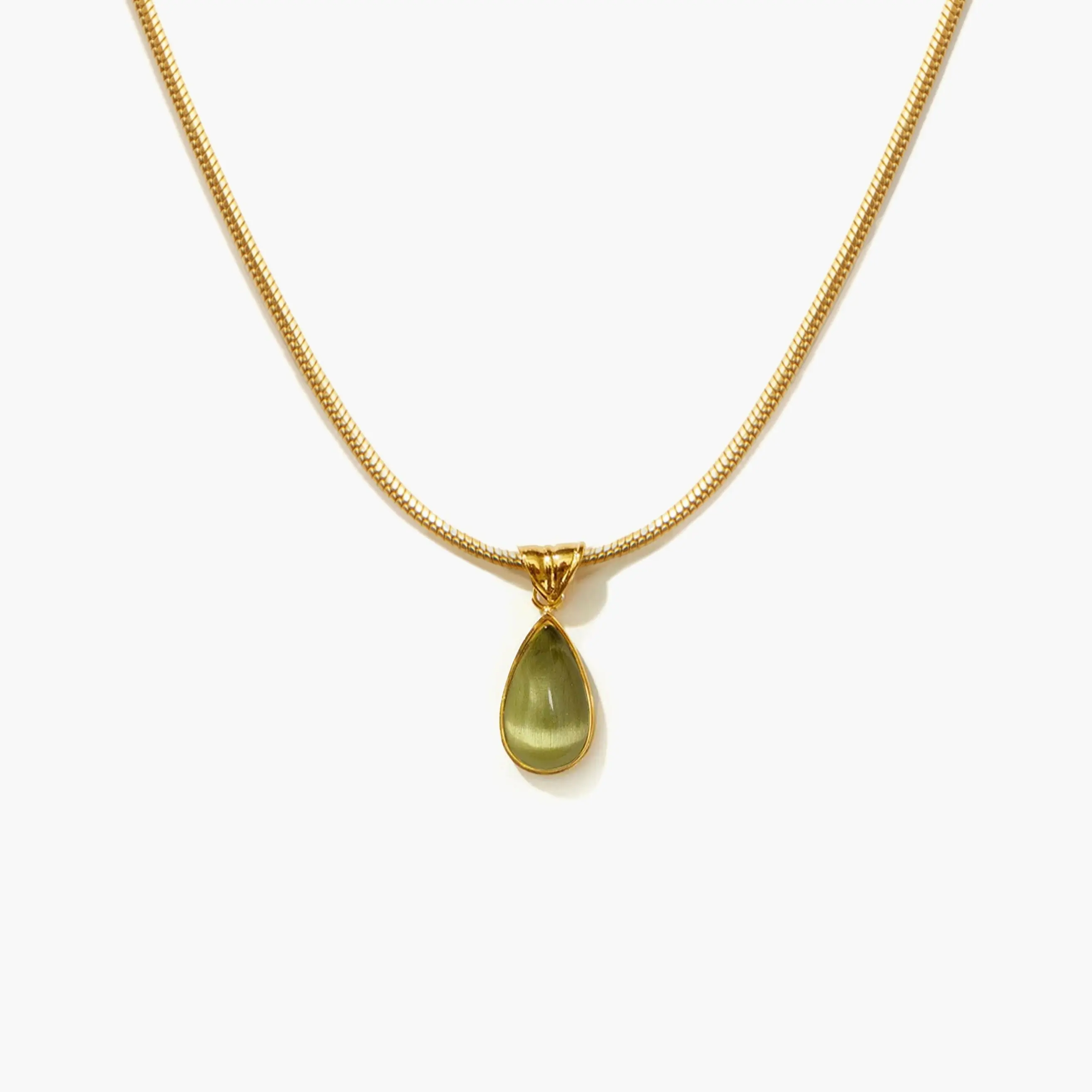 en route Waterdrop Necklace, Sleek Waterproof Design, Easy Care, Minimalist Everyday Jewelry for Casual Outfits or Layering Effortlessly #SpringStatements