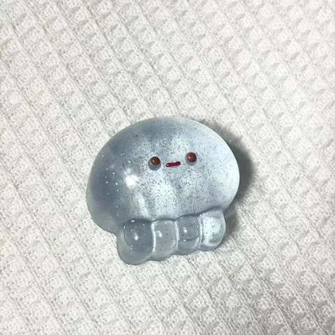 1pc Transparent Blue Jellyfish Squeeze Toy, Taba Jelly Squeeze Toy, Quick Rebound Feel, Pinching Toy, Stress Relief Squishy, Decompression Squeeze, Anxiety Stress Reliever, Holiday Birthday Gifts, Choose Texture Crack Design, Kawaii Squishies