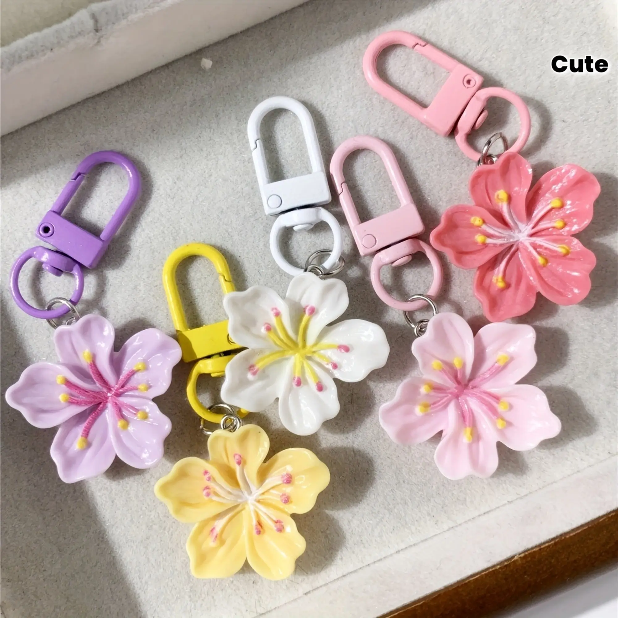 1/5/10pcs Beautiful Flower Sakura Keyring Charms, key chain cute, Floral pattern keychain, Practical accessories for mobile phones, backpacks, school bags The perfect little gift charm for Mum or sisters