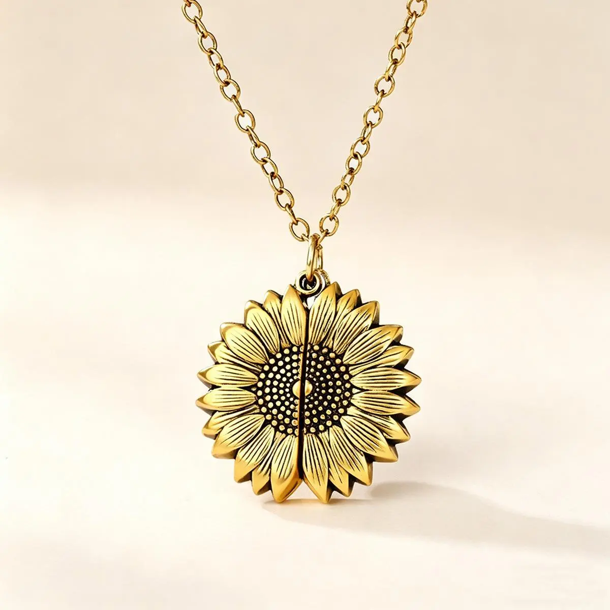 Personalized Jewelry Sunflower Locket Necklace for Girls, Cute Charm Collarbone Chain with Custom Motif, Custom Letter Motif Necklaces, Customizable, Casual, Daily, Flowers, Pendant, Long, Unisex, Chain Jewelry Necklaces