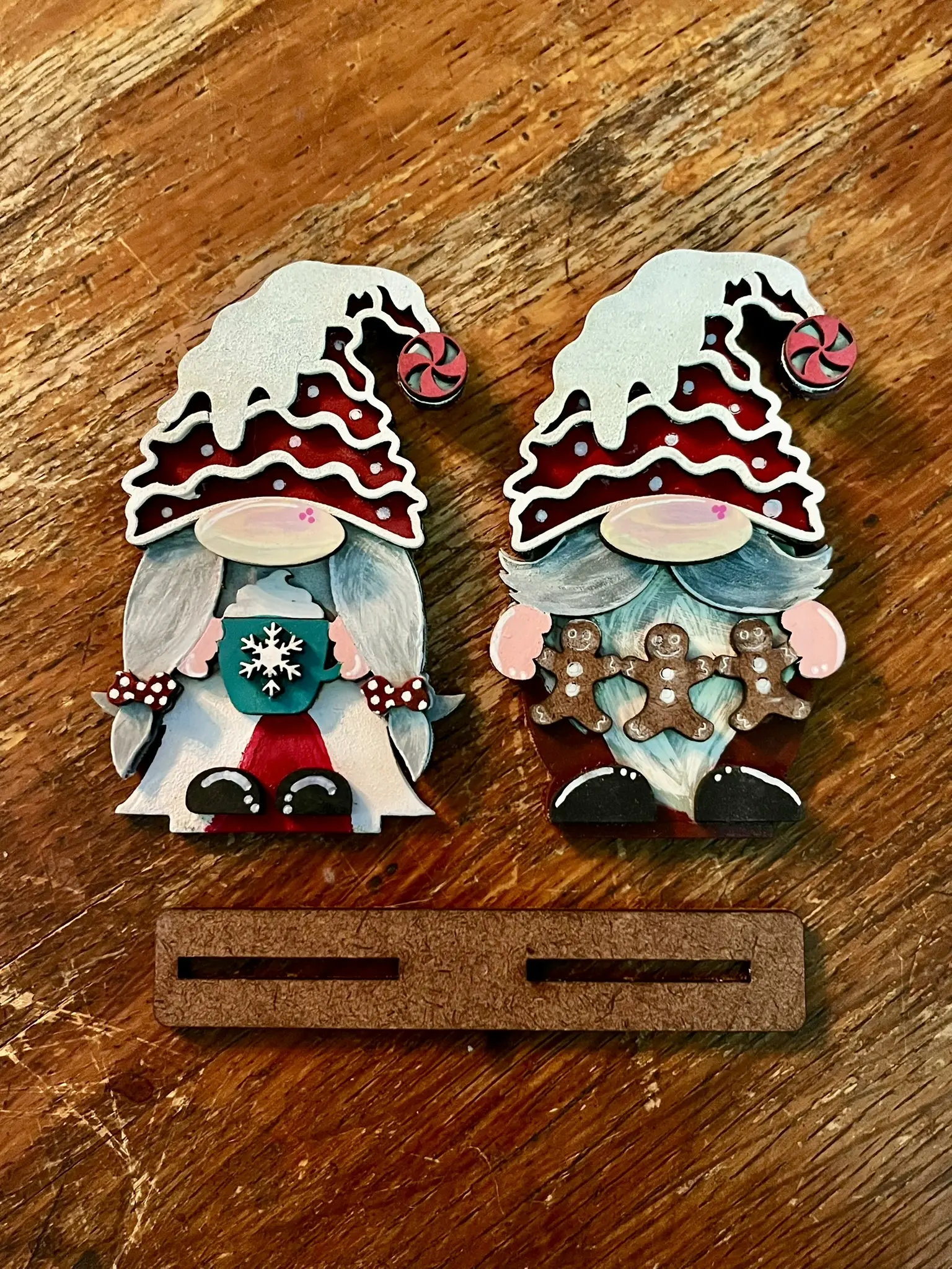 Mr & Mrs Gingerbread Gnomes unpainted pressboard craft kit