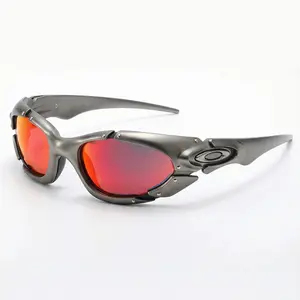 Original design, stylish streetwear sunglasses in cyberpunk style, suitable for both men and women. Ideal for outdoor cycling or casual outings paired with sunglasses.