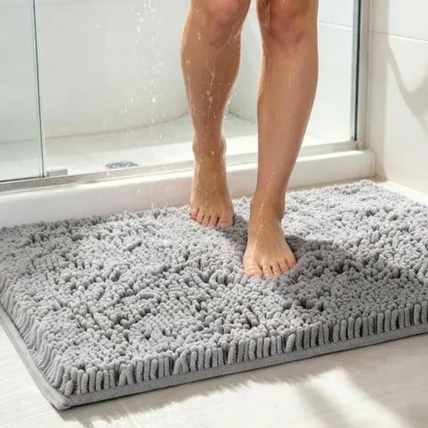 Chenille bathroom non-slip mat, highly absorbent and quick-drying, available in seven colors and multiple sizes; suitable for bathrooms/toilets, entryway mats, pet litter box mats; resists dirt and is easy to clean; a great gift for holidays; an essential
