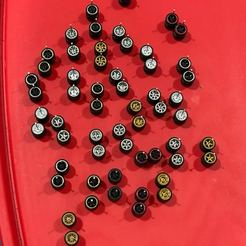 1:64 scale Diecast Rubber wheels (6 car Set ) 1:64 scale Diecast Rubber wheels (6 car Set )
