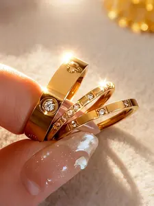 3Piece Set Of 18K Gold-Plated 304 Stainless Steel Stackable Beautiful Rings For Women Hypoallergenic Set Featuring Lucky Flower Inlays; Exquisite, Fade-Resistant, Elegant Ring Jewelry An Ideal Gift For Valentine'S Day, Mother'S Day, Or Everyday Wear