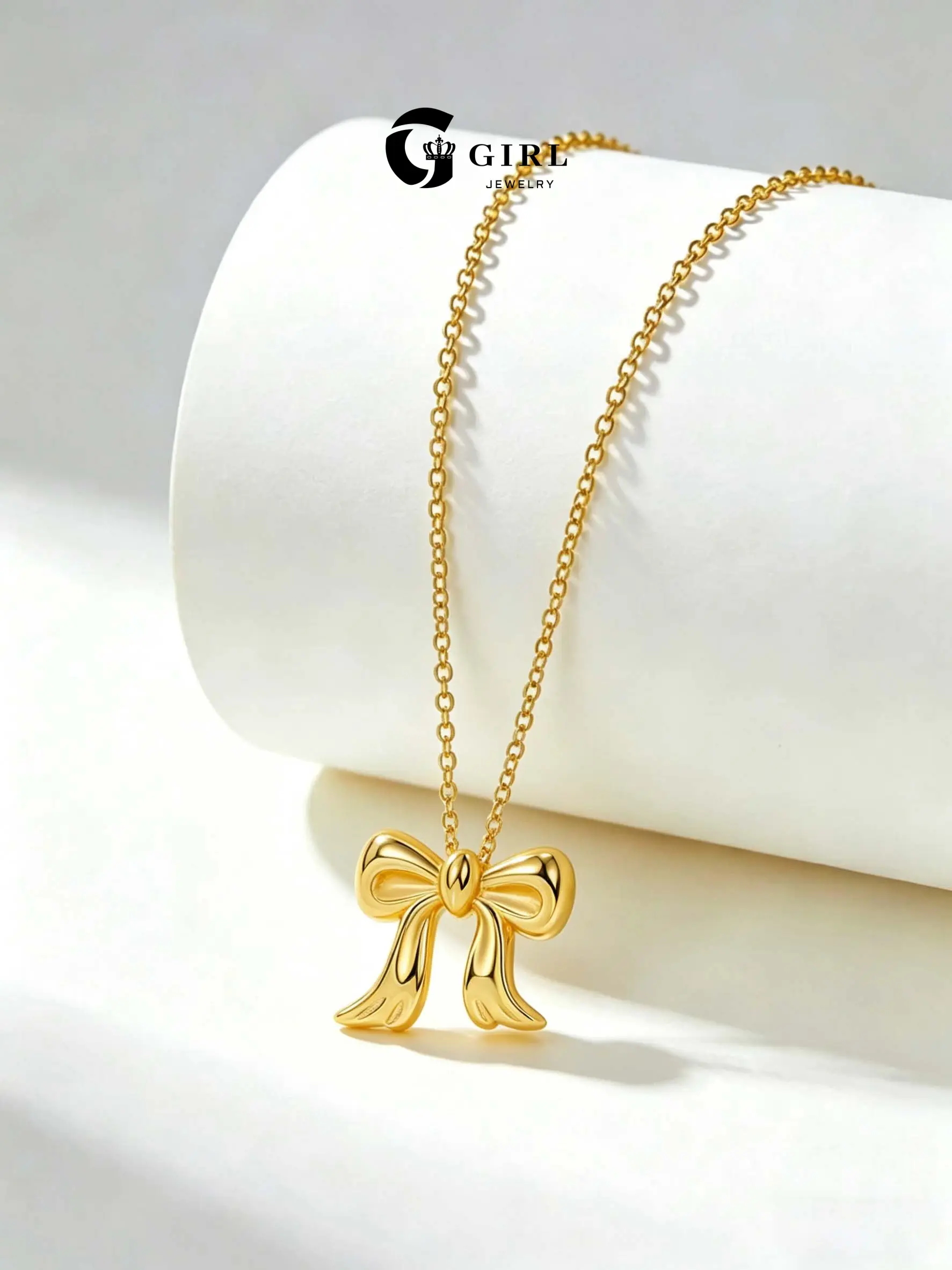 GGIRL 18k Gold-Plated Fashion Bow Necklace, Designed Exclusively For Women, Combines A Touch Of Luxury With Versatile Styling. This Choker-Style Necklace Features A Long-Lasting Finish.