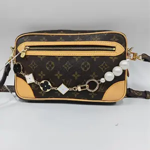 Pre-owned france Clutches & Wristlets LV Open smile monogramcanvas(X)