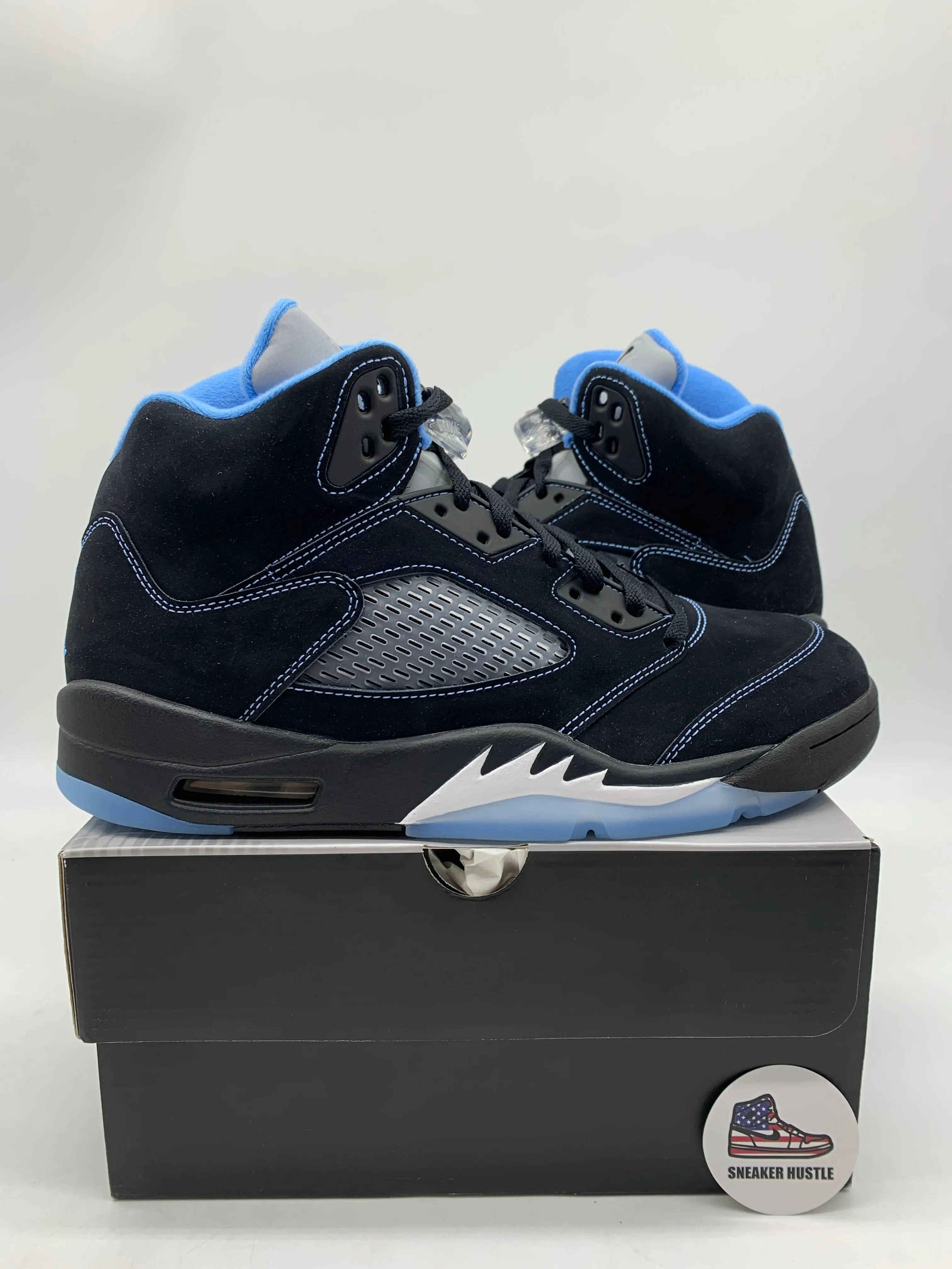 Jordan 5 Retro Black University Blue (2026)
