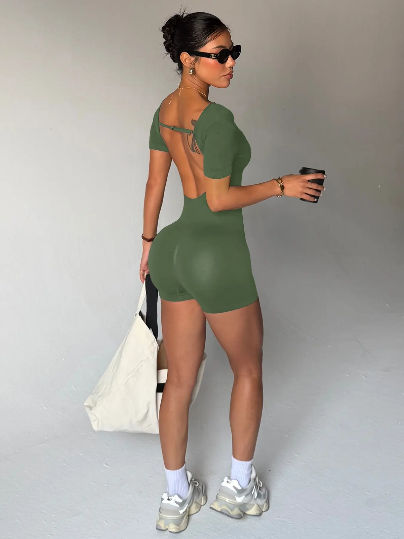 Seamless Ribbed Workout Romper, Backless Open-Back Square Neck Short Sleeve Yoga Bodysuit, Tummy Control Butt Lifting Gym Outfit, High Waisted Jumpsuits for Women, Sporty Jumpsuit, Stretch Jumpsuit, Athletic Jumpsuit, Tight Fitting Jumpsuit