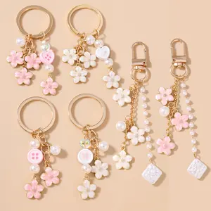 Aihua Kawaii Y2K Pearls Sakura Flowers Keychain for Women Girls Handbag Pendants DIY Sweet Flowers Key Ring Fashion Jewelry Gift