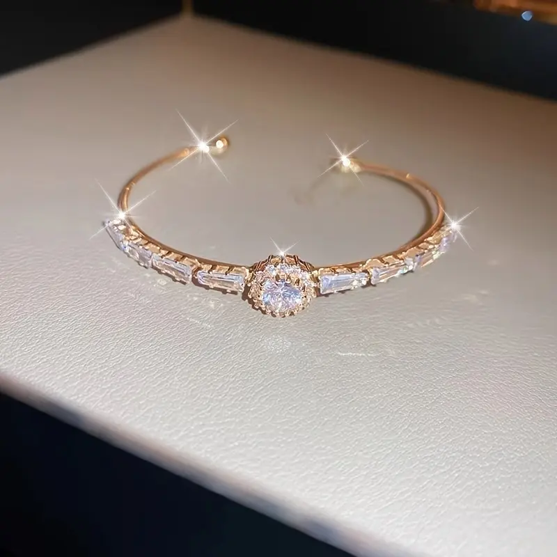 Women's Sparkling Light Luxury Niche Exquisite Open Bracelet, Elegant Fashion Costume Jewelry Gift for Ladies