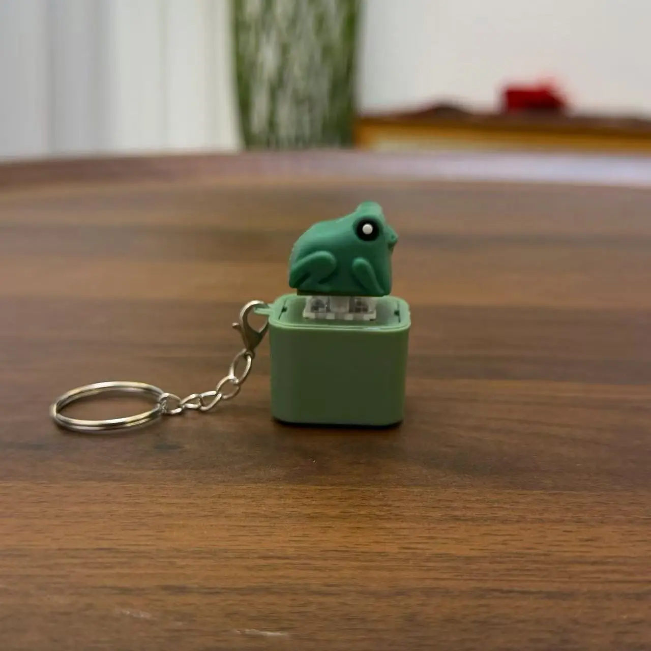 Green Frog Keychain with Silver Key Ring and Durable Chain - Funny Portable Fidget Toy for Halloween and Christmas Gifts