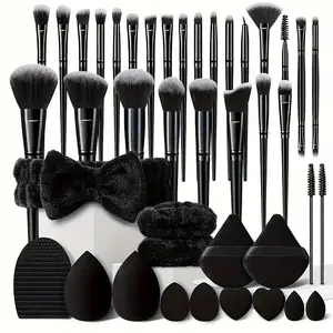 This 13-piece Travel-friendly Makeup Brush Set Features Soft Bristles for Precise Application of Pressed Powder, Easily Achieving A Flawless Base and Stunning Eye Makeup. It Includes A Dedicated Travel Pouch, Perfect for Home Use or On The Go.
