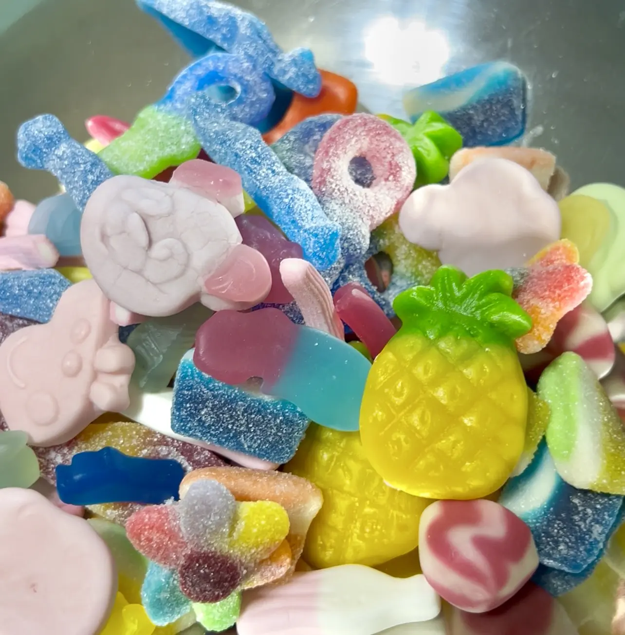 Ultimate International U.K. 1lb Mix -Full mix of U.K. goodies