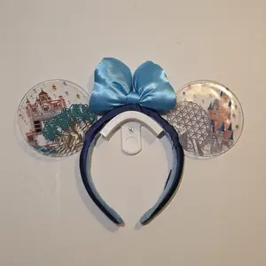 Bag and Ear Wall Mount - Decorative Hanger