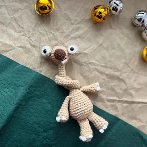 Long-neck Sid crochet, sloth Sid from Ice Age, Amigurumi