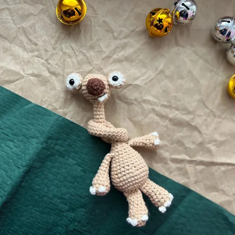 Long-neck Sid crochet, sloth Sid from Ice Age, Amigurumi